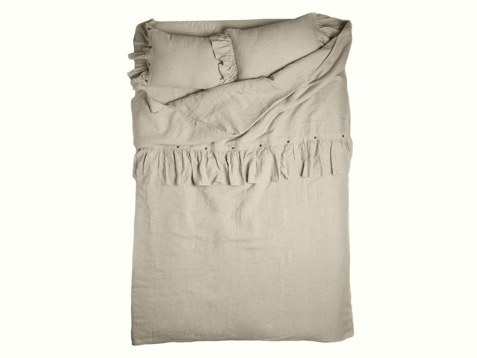 VINTAGE soft linen bedding and accessories , LOVELY HOME IDEA LOVELY HOME IDEA クラシカルスタイルの 寝室 テキスタイル