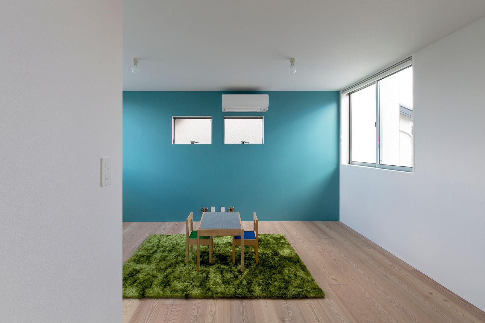 都市型アウトドアハウス, ラブデザインホームズ／LOVE DESIGN HOMES ラブデザインホームズ／LOVE DESIGN HOMES Recámaras para adolescentes