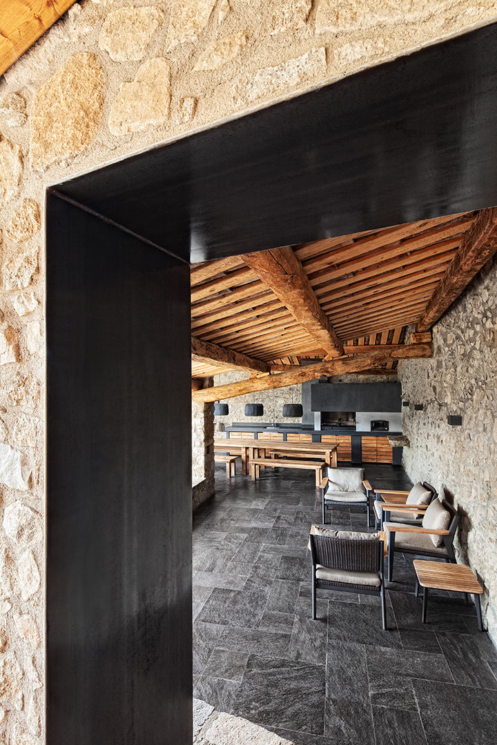 Rehabilitación en la Cerdanya, dom arquitectura dom arquitectura غرف اخرى اكسسوارات الحيوانات الاليفة