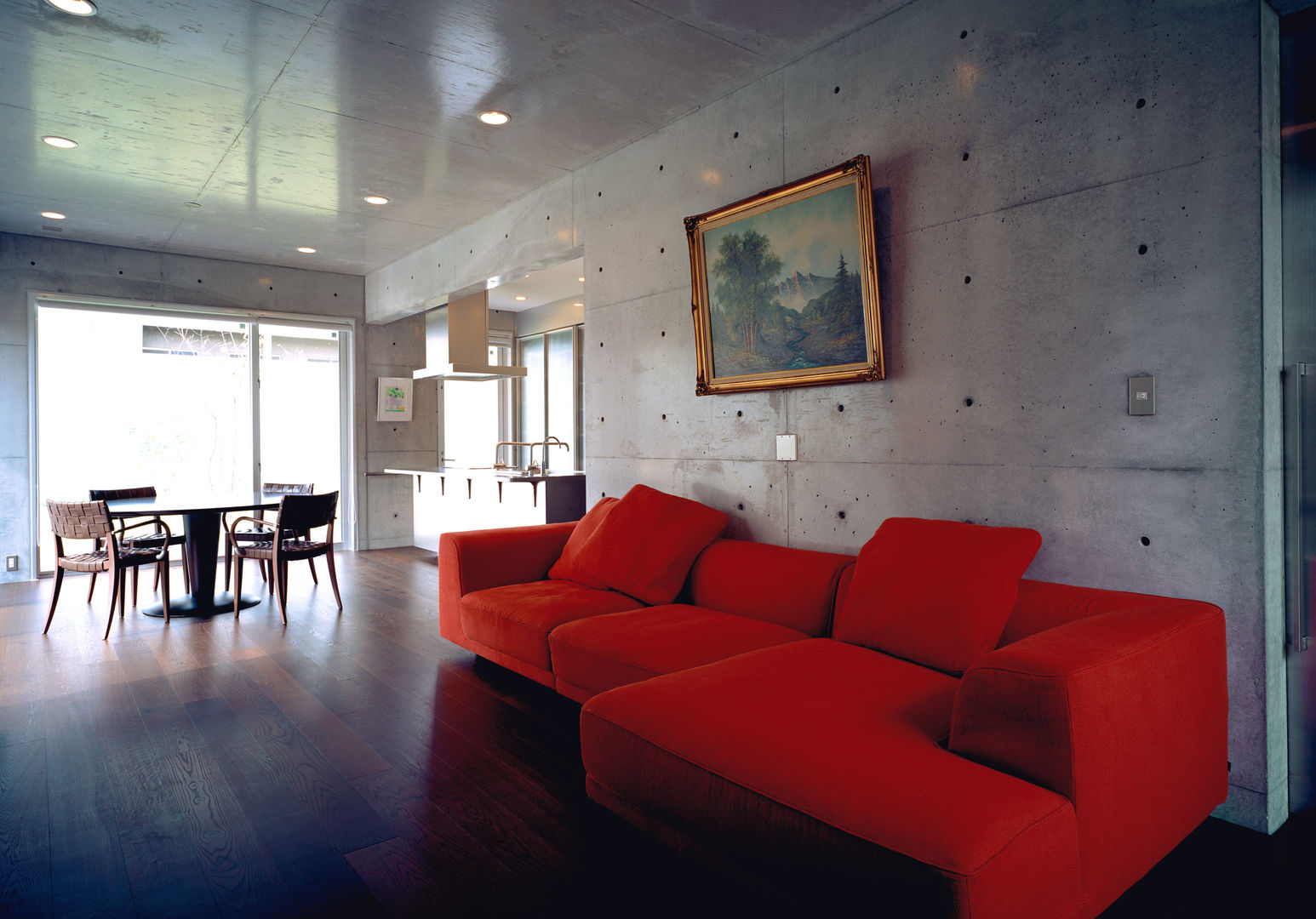 House of Kami, 一級建築士事務所アトリエｍ 一級建築士事務所アトリエｍ Living room Reinforced concrete