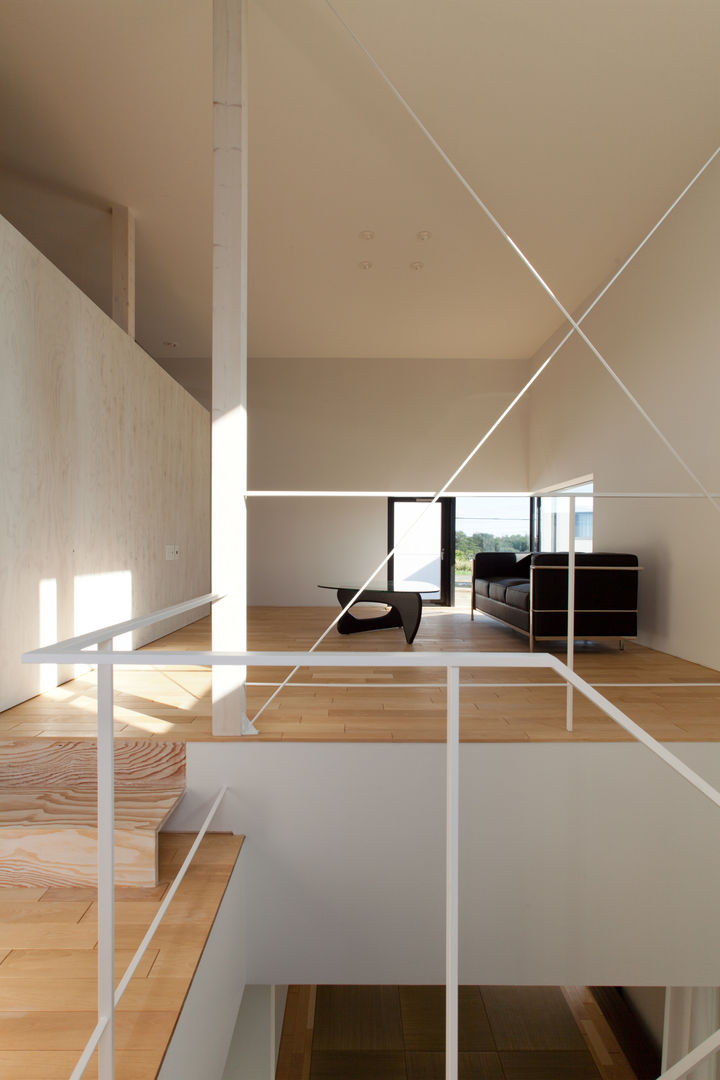 Black & White BOX, 一級建築士事務所 Atelier Casa 一級建築士事務所 Atelier Casa Modern living room