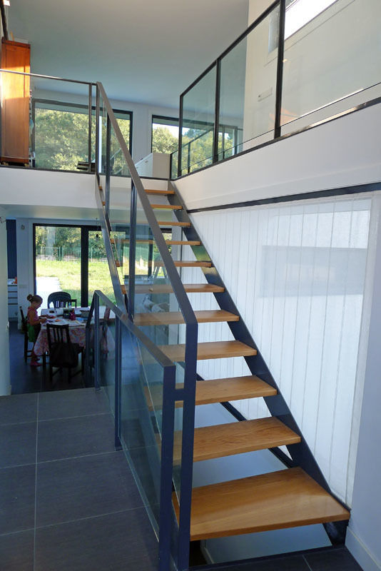 Vivienda en Fornos, AD+ arquitectura AD+ arquitectura Stairs گلاس
