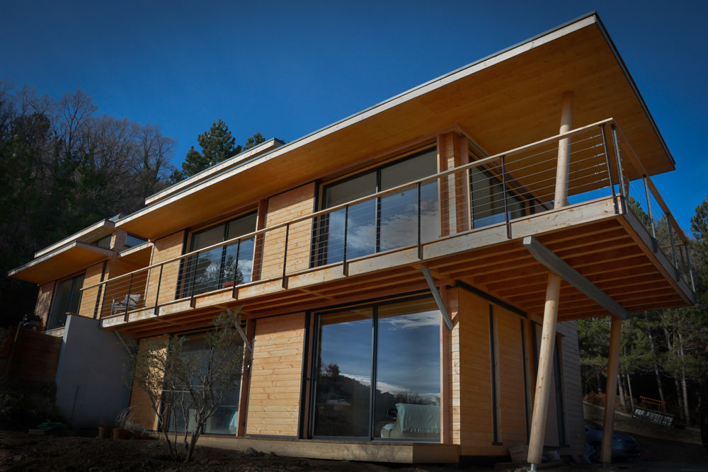 Maison bioclimatique en bois, SARL naturARCH SARL naturARCH Case moderne