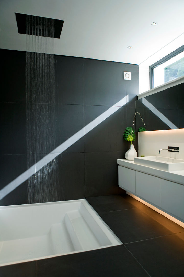 Hill House, Lipton Plant Architects Lipton Plant Architects Modern bathroom