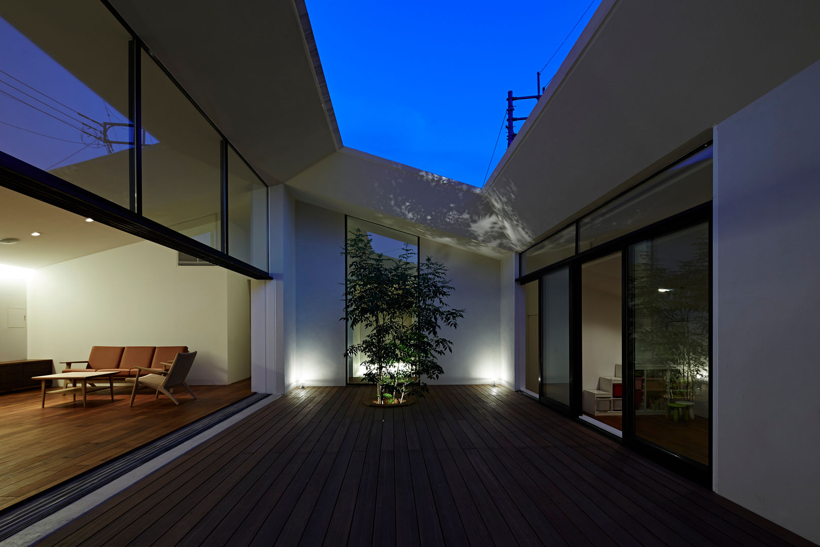 House in Hakonomori, 石井秀樹建築設計事務所 石井秀樹建築設計事務所 Casas modernas