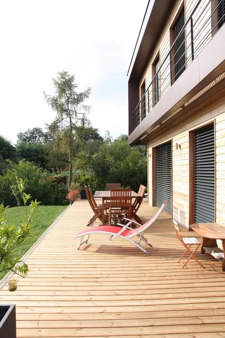 Maison bioclimatique BBC à Montmorency, FR, Atelier d'Architecture Marc Lafagne, architecte dplg Atelier d'Architecture Marc Lafagne, architecte dplg Rumah Modern