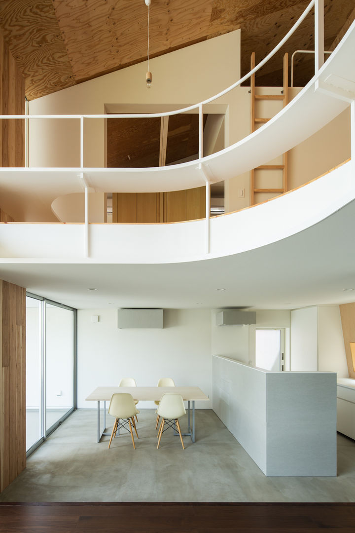 被衣の家 Shawl House, y+M design office y+M design office Casas eclécticas