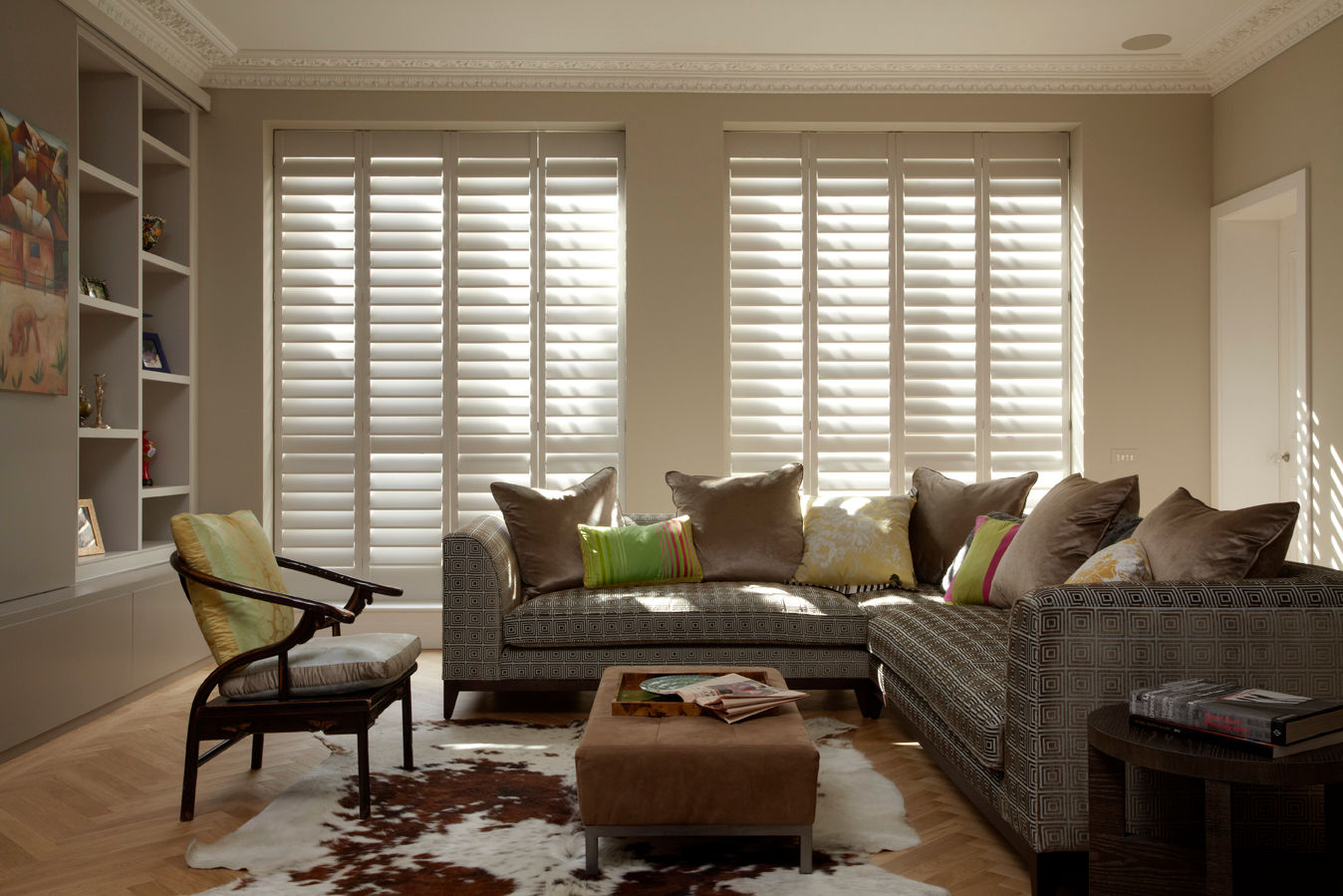 Living Room Shutters , The New England Shutter Company The New England Shutter Company غرفة المعيشة ديكورات واكسسوارات