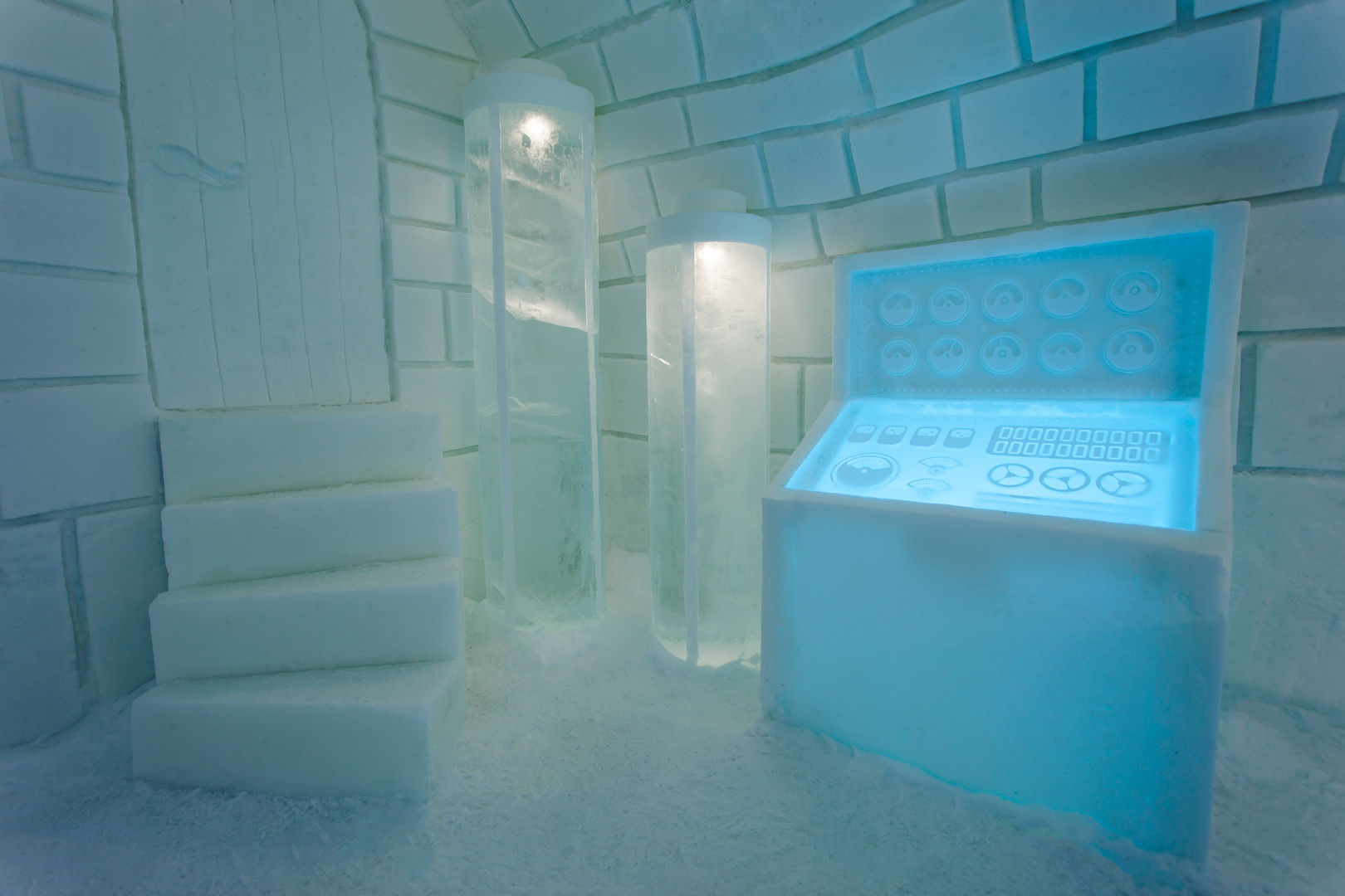 Ice hotel , Pin Pin Pin Pin พื้นที่เชิงพาณิชย์