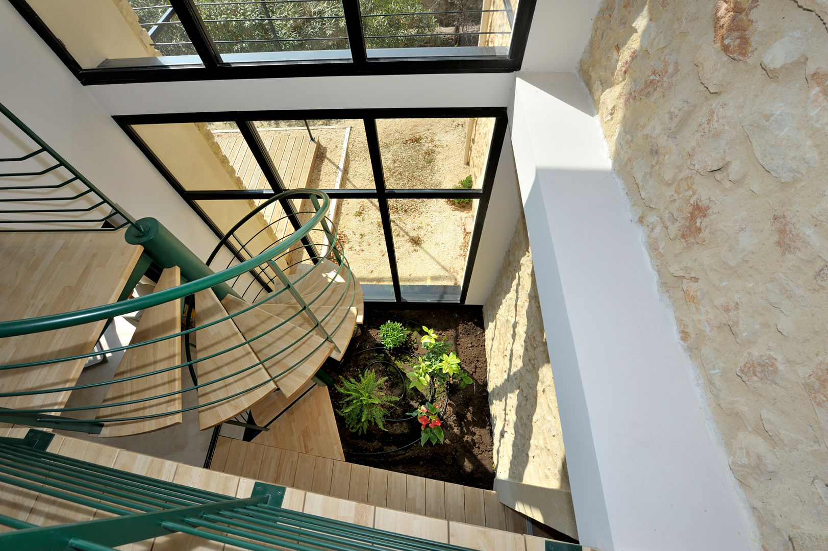 EXTENSION D'UNE MAISON, JOSE MARCOS ARCHITECTEUR JOSE MARCOS ARCHITECTEUR Modern conservatory