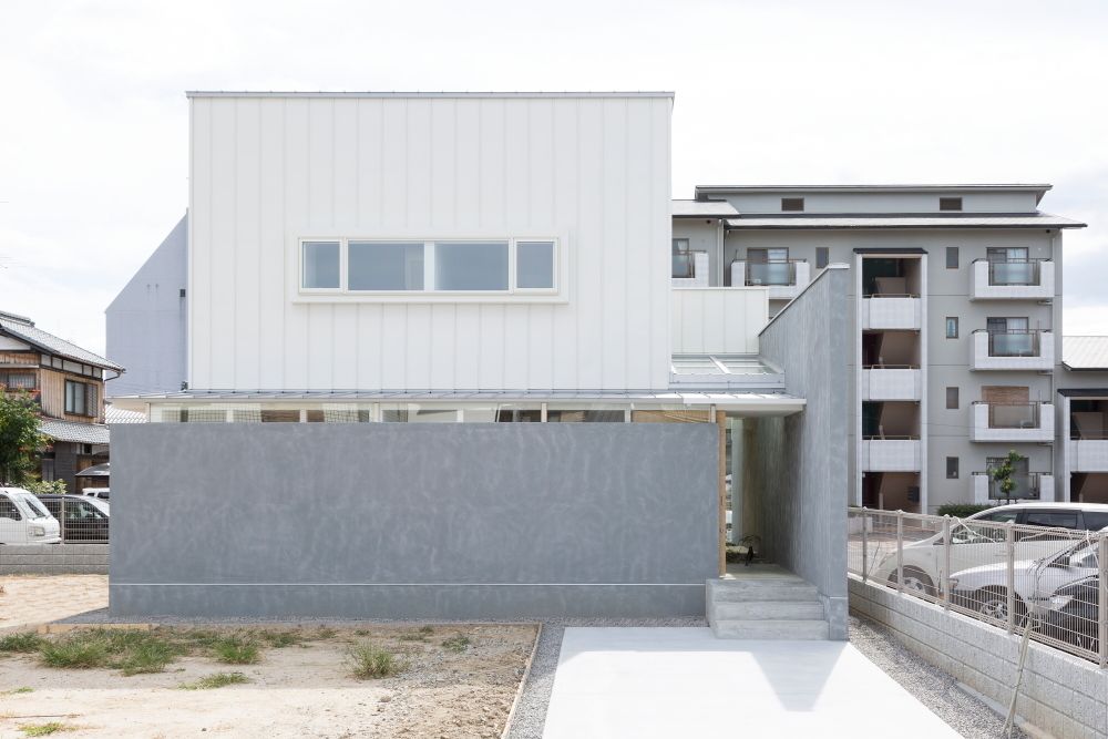 Kusatsu House, ALTS DESIGN OFFICE ALTS DESIGN OFFICE Rumah Modern