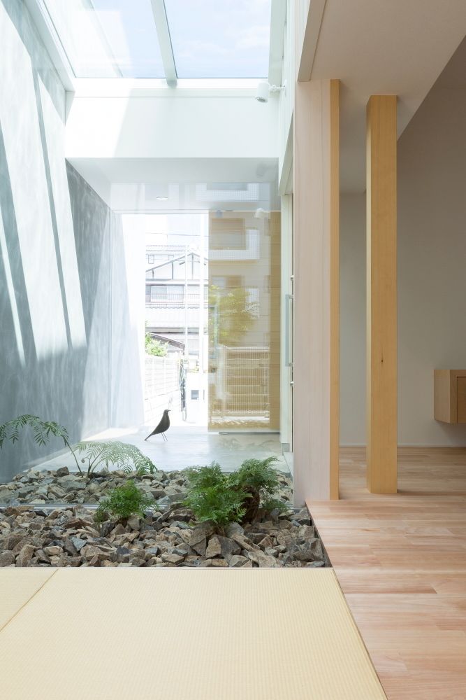 Kusatsu House, ALTS DESIGN OFFICE ALTS DESIGN OFFICE Modern style gardens