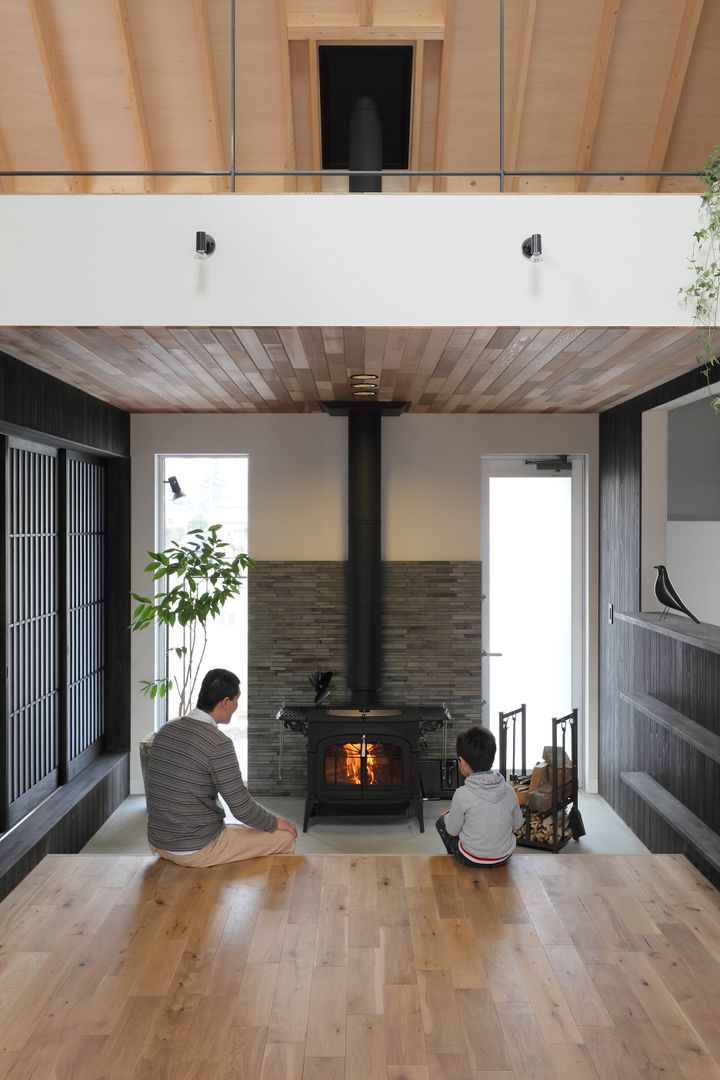 Suehiro House, ALTS DESIGN OFFICE ALTS DESIGN OFFICE Ruang Keluarga Modern
