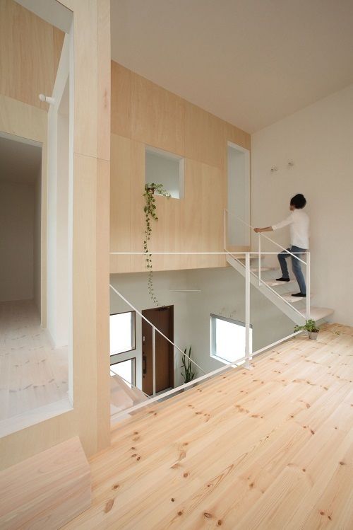 Azuchi House, ALTS DESIGN OFFICE ALTS DESIGN OFFICE Modern Corridor, Hallway and Staircase