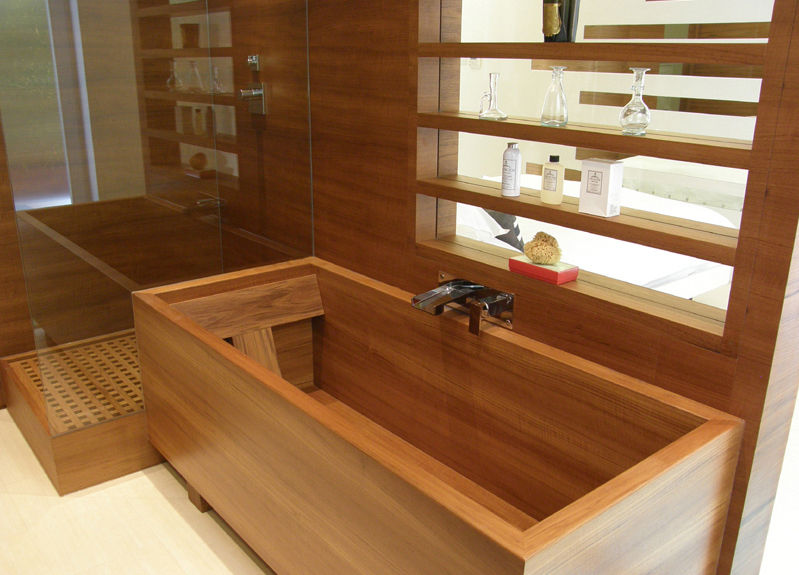 Kensington Bathroom William Garvey Ltd Modern bathroom Bathtubs & showers