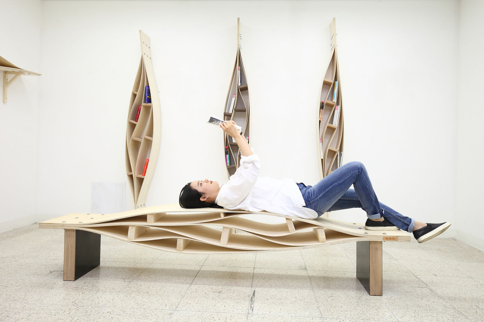 Bending Bench, SON그릇공방 SON그릇공방 Giardino in stile asiatico Mobili