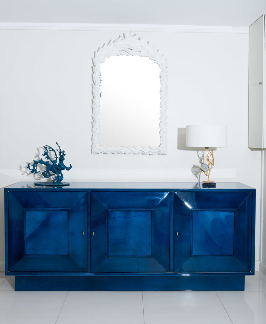 Exceptional Sideboard in clouded blue lacquer, BDV Deco et Dany Art design BDV Deco et Dany Art design Інші кімнати Інші предмети мистецтва