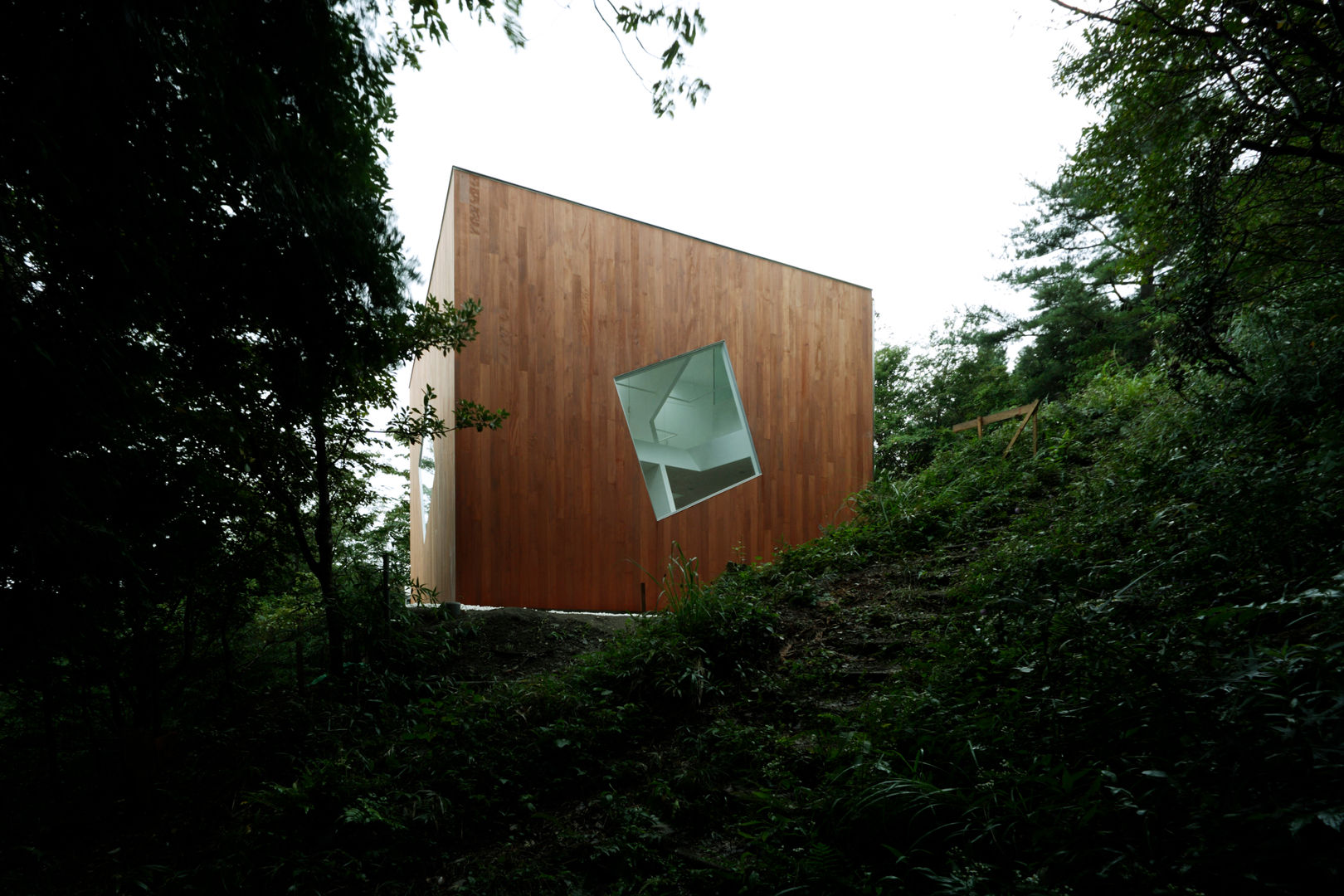 ​Villa Kanousan, Yuusuke Karasawa Architects Yuusuke Karasawa Architects منازل