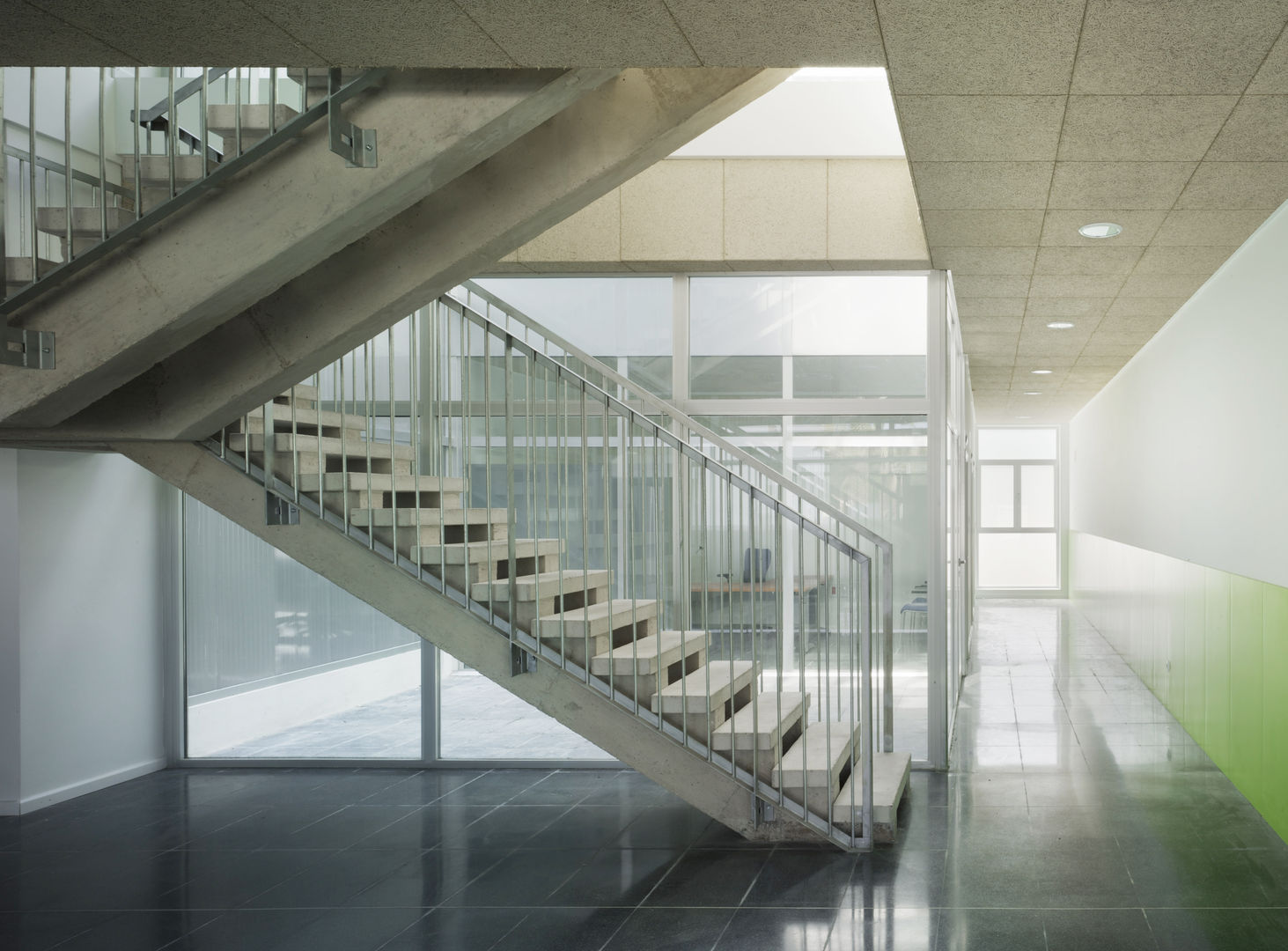 Planta de oficinas Espegel-Fisac architects Casas de estilo mediterráneo