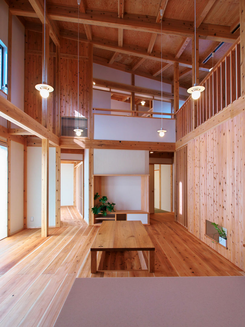 多角形の家 POLYGONAL HOUSE TOYAMA，JAPAN, 水野建築研究所 水野建築研究所 Eclectic style living room