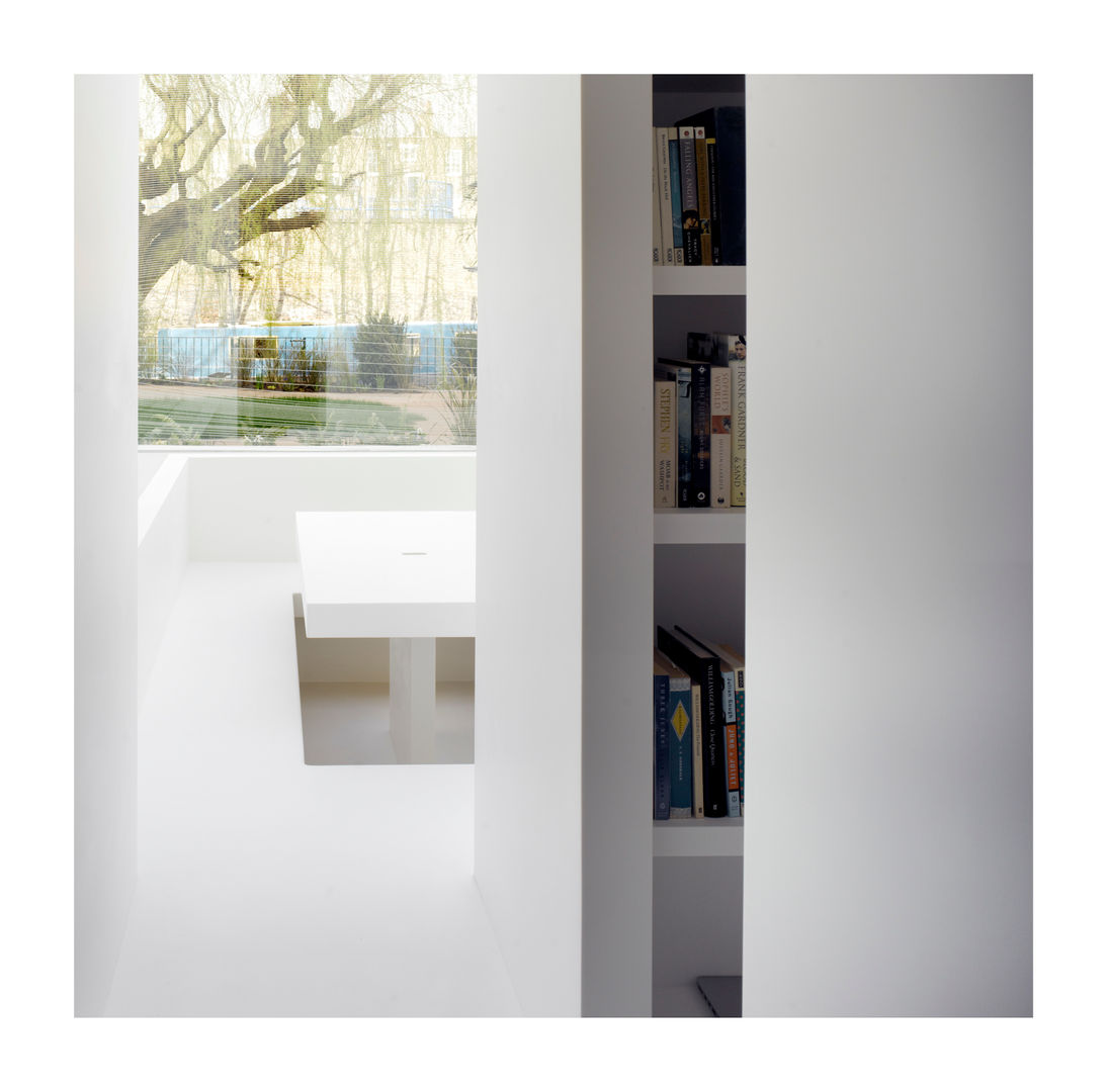 White on White, Gianni Botsford Architects Gianni Botsford Architects Living room