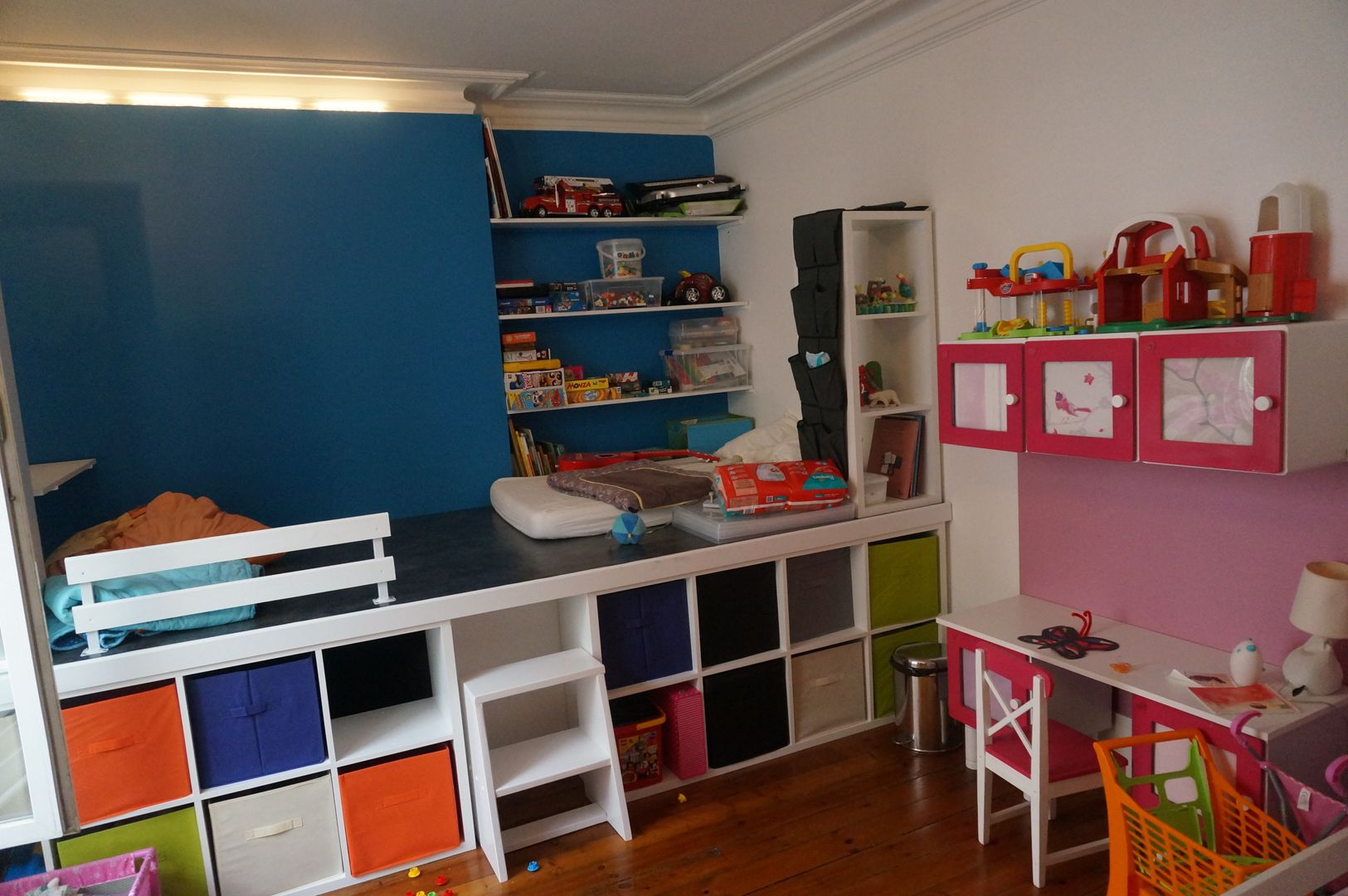 Chambre d'enfants, estrade, Agence Duo Deco Paris Agence Duo Deco Paris Eklektyczny pokój dziecięcy