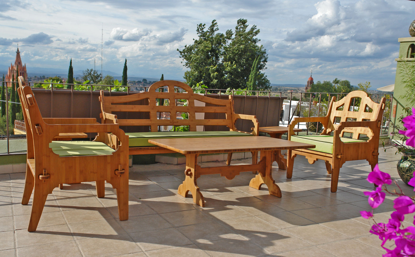 Juego de terraza fabricado de Bambú, Wedgewood Furniture Wedgewood Furniture Modern style gardens Furniture