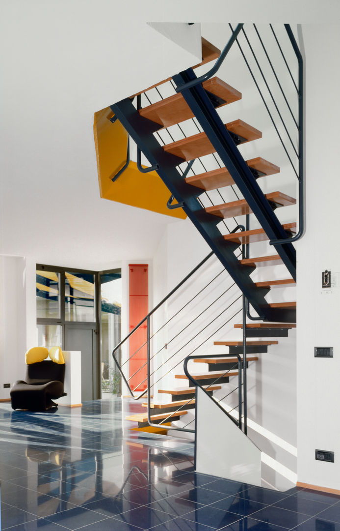 FIVE HOUSES IN MONZA, RoccAtelier Associati RoccAtelier Associati Modern corridor, hallway & stairs