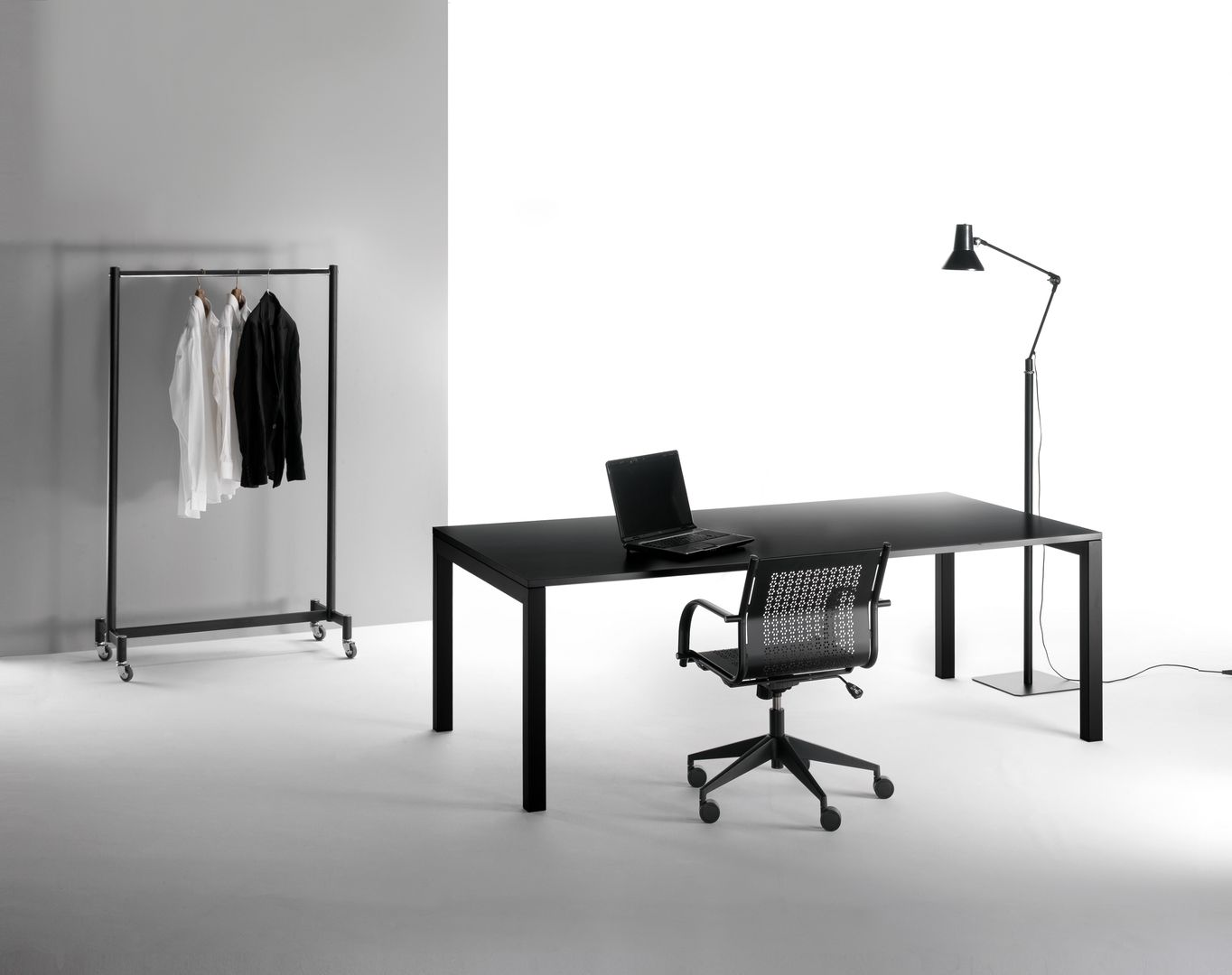 Scrivainie Quadrotto, Emmesystem by Emme Italia Emmesystem by Emme Italia Study/office Desks