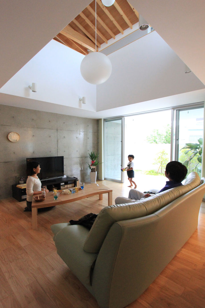 木の下のマテリアル, Kazuto Nishi Architects Kazuto Nishi Architects Salones asiáticos