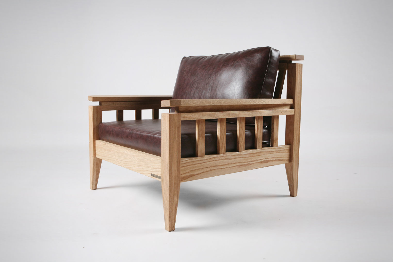 Red oak x leather sofa, 톤 퍼니처 스튜디오 톤 퍼니처 스튜디오 Salas modernas Sofás y sillones