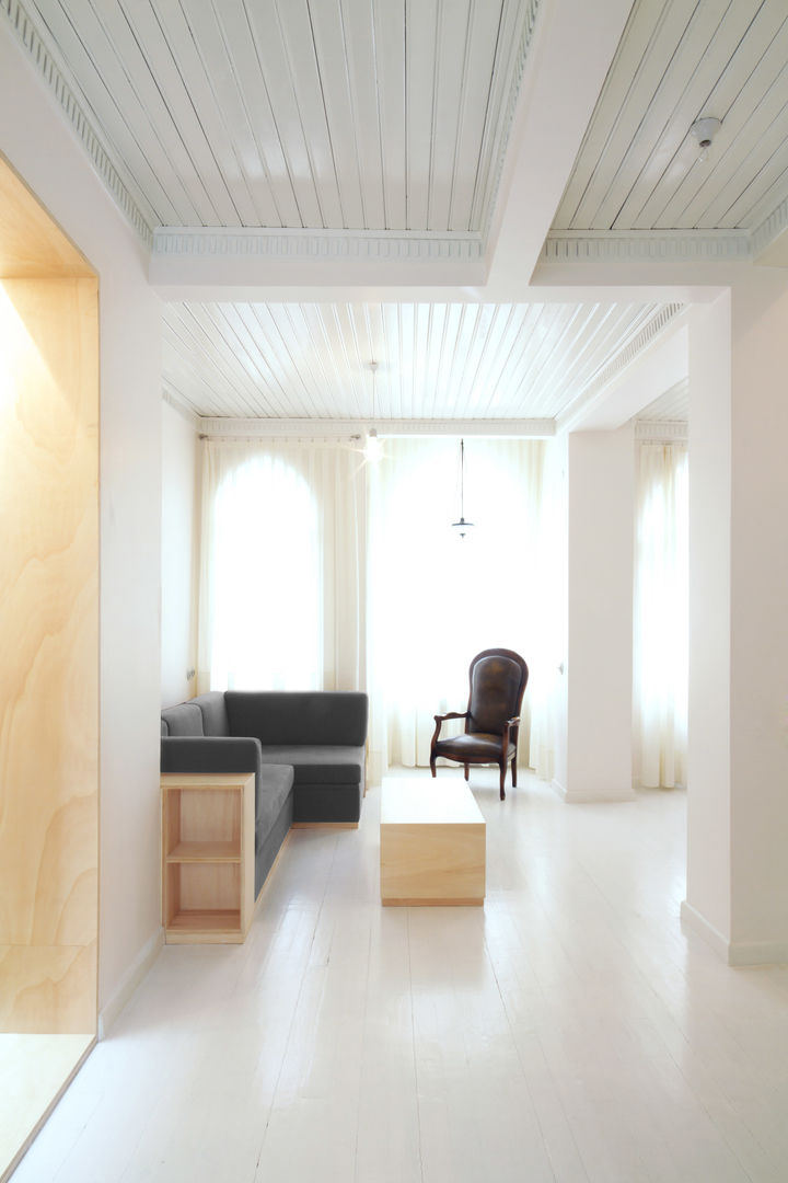 Townhouse in Cihangir, FLAT C/ ARCHITECTURE FLAT C/ ARCHITECTURE モダンな 家