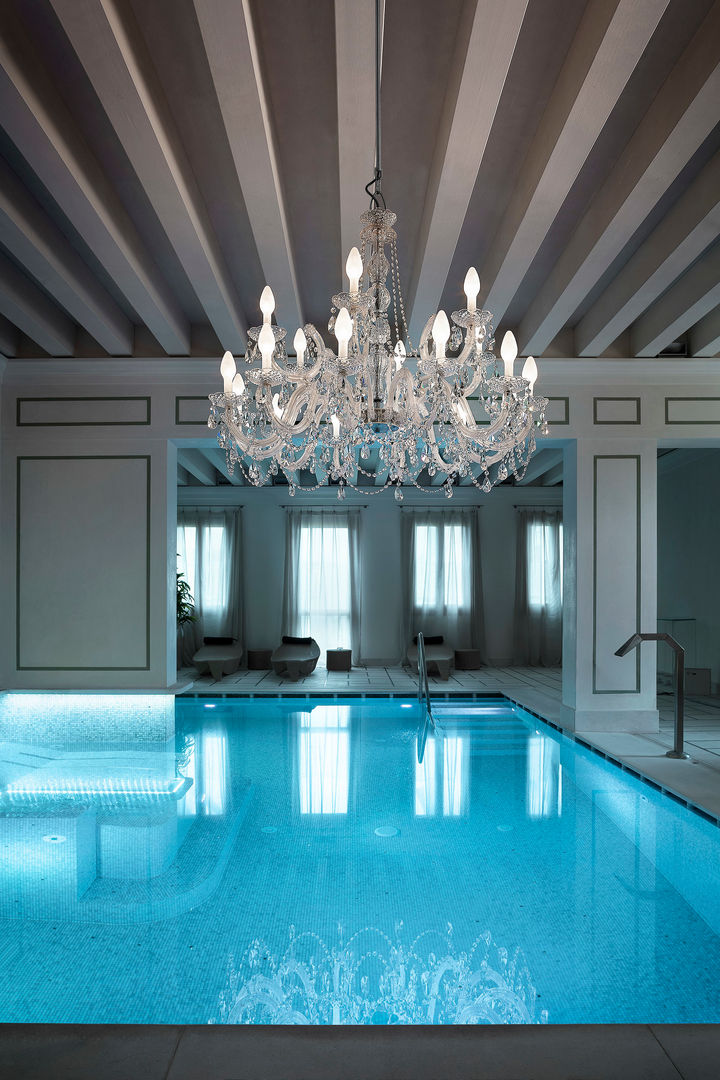 Chandelier for the outdoors and humid indoors - rated IP65 Italian Lights and Furniture Ltd Spa clássicos Acessórios para a piscina e spa