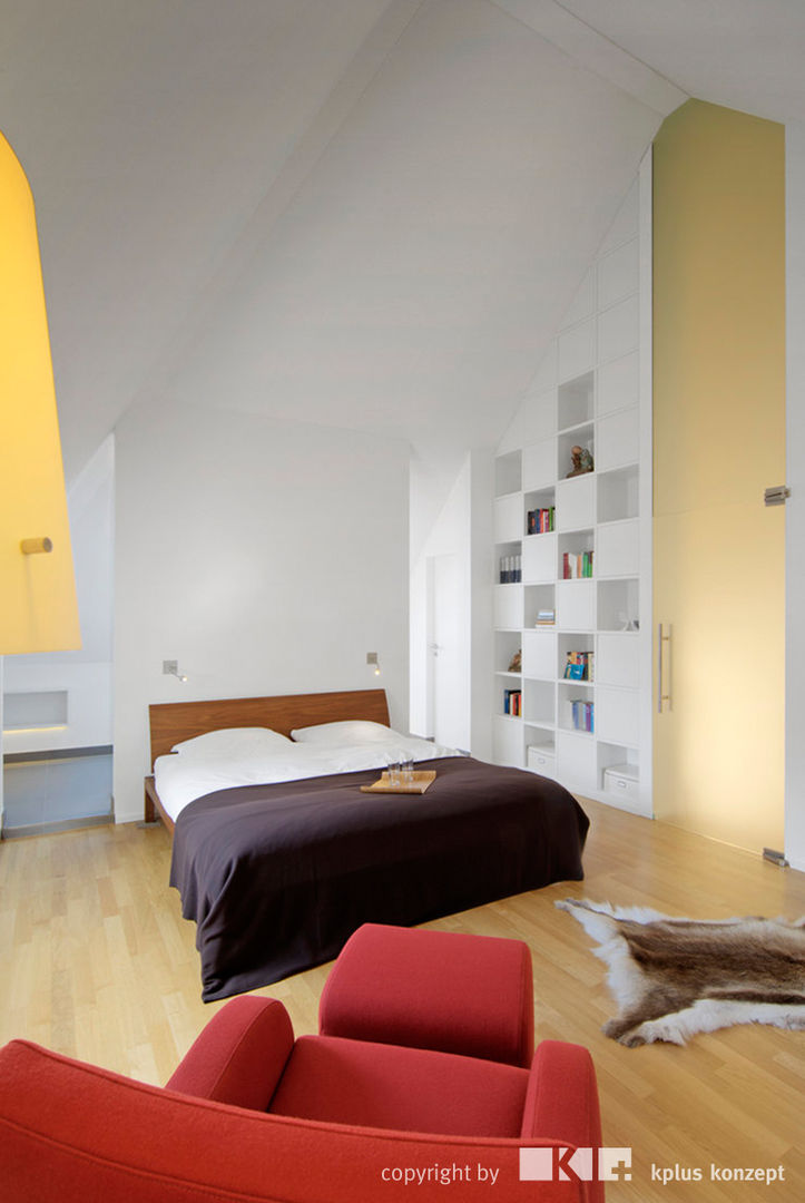 Dachgeschoss S, KPLUS KONZEPT GMBH KPLUS KONZEPT GMBH Modern Bedroom