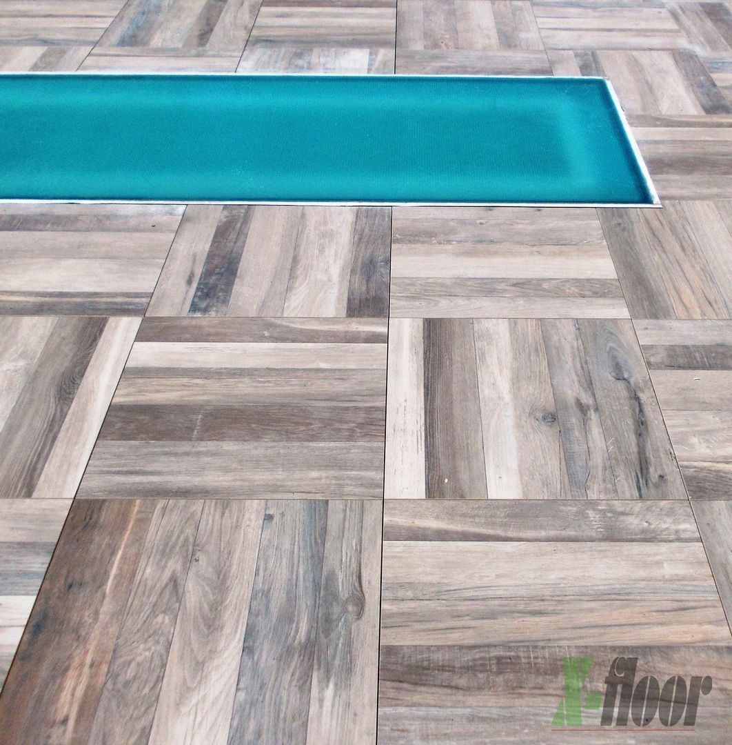 ​Il terrazzo si veste di nuovo, Newfloor Srl Newfloor Srl Balcones y terrazas de estilo minimalista Accesorios y decoración