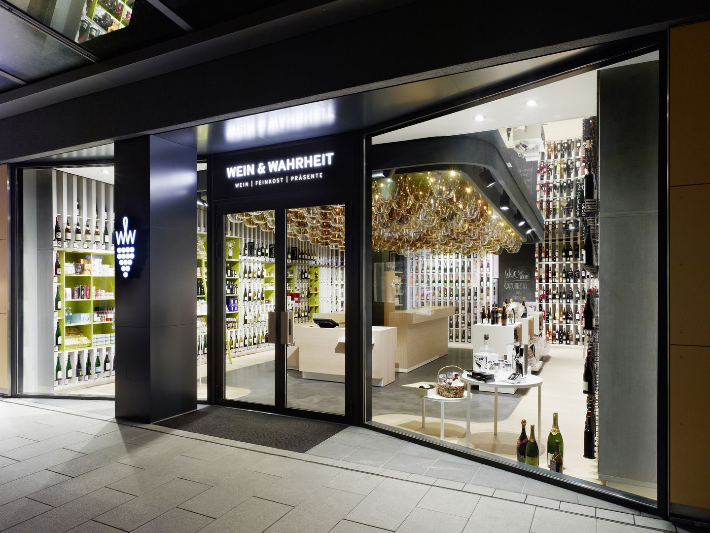 Wein & Wahrheit, Ippolito Fleitz Group – Identity Architects Ippolito Fleitz Group – Identity Architects Commercial spaces