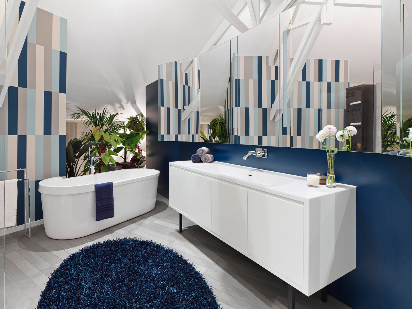 Loft ESN, Ippolito Fleitz Group – Identity Architects Ippolito Fleitz Group – Identity Architects Modern bathroom