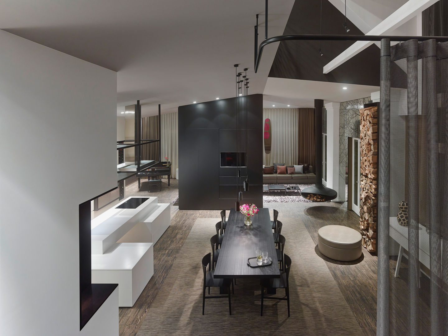 Loft ESN, Ippolito Fleitz Group – Identity Architects Ippolito Fleitz Group – Identity Architects Modern dining room