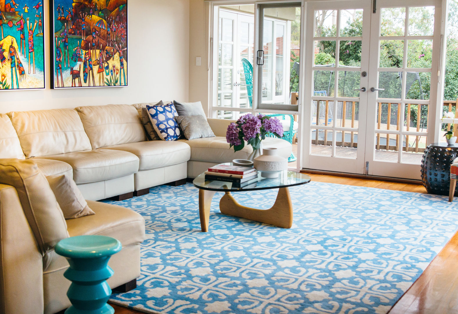 Indie Style Interiors - simply perfect living room style Indie Style Interiors Ruang Keluarga Gaya Eklektik