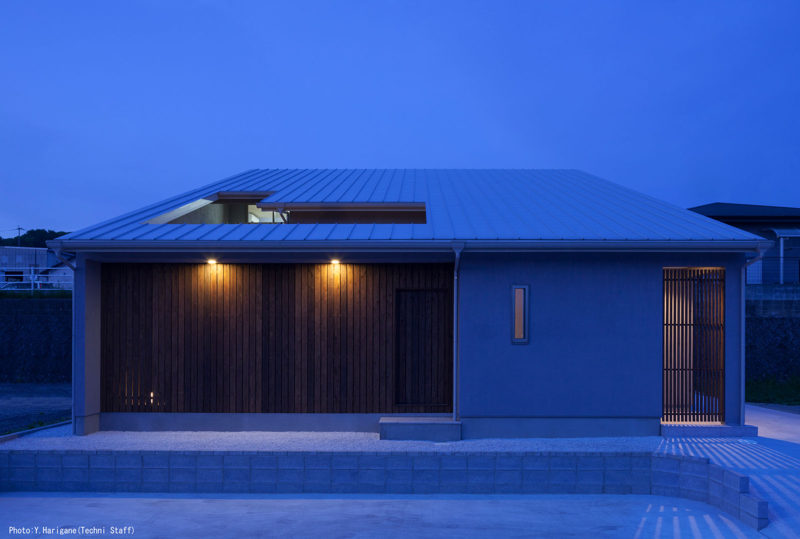 TOHKOU HOUSE, 松岡健治一級建築士事務所 松岡健治一級建築士事務所 Casas de estilo minimalista