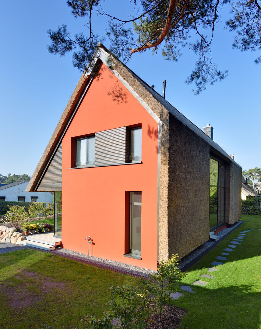 Lichtdurchflutet und gemütlich: Waldhaus mit Durchblick, Möhring Architekten Möhring Architekten Casas modernas