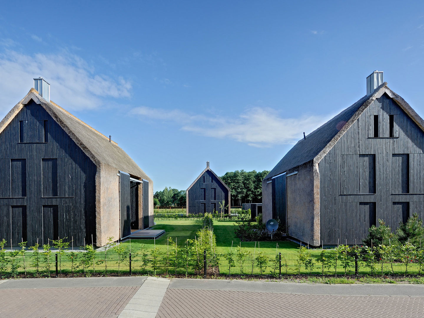 Außen Reet, innen wow - 3 überraschende Häuser zum Verlieben, Möhring Architekten Möhring Architekten Moderne huizen