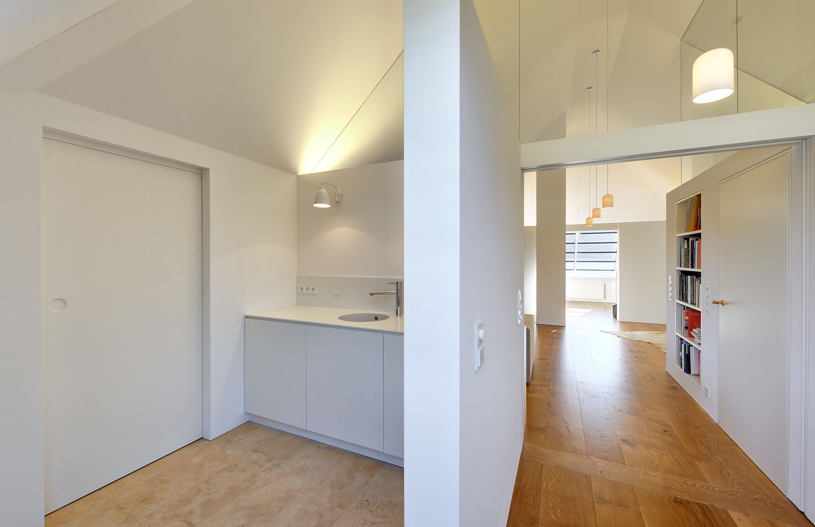 Dachausbau und Sanierung einer Villa in Berlin , Möhring Architekten Möhring Architekten Modern Corridor, Hallway and Staircase