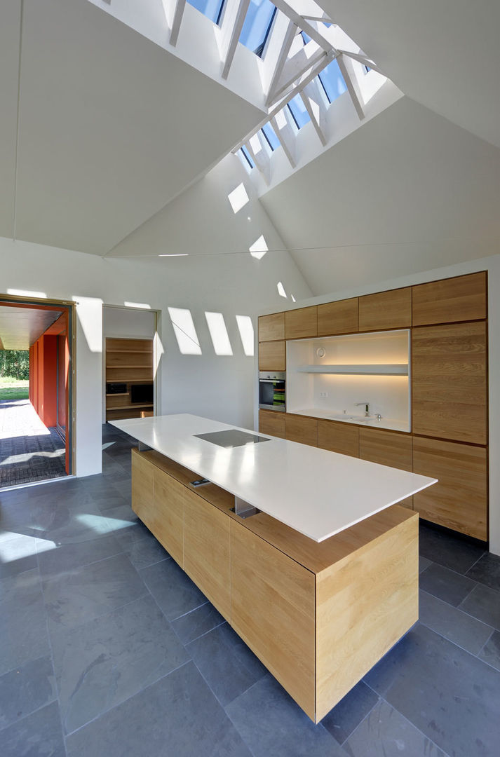 Hofhaus mit Kastanienbaum, Möhring Architekten Möhring Architekten Modern style kitchen