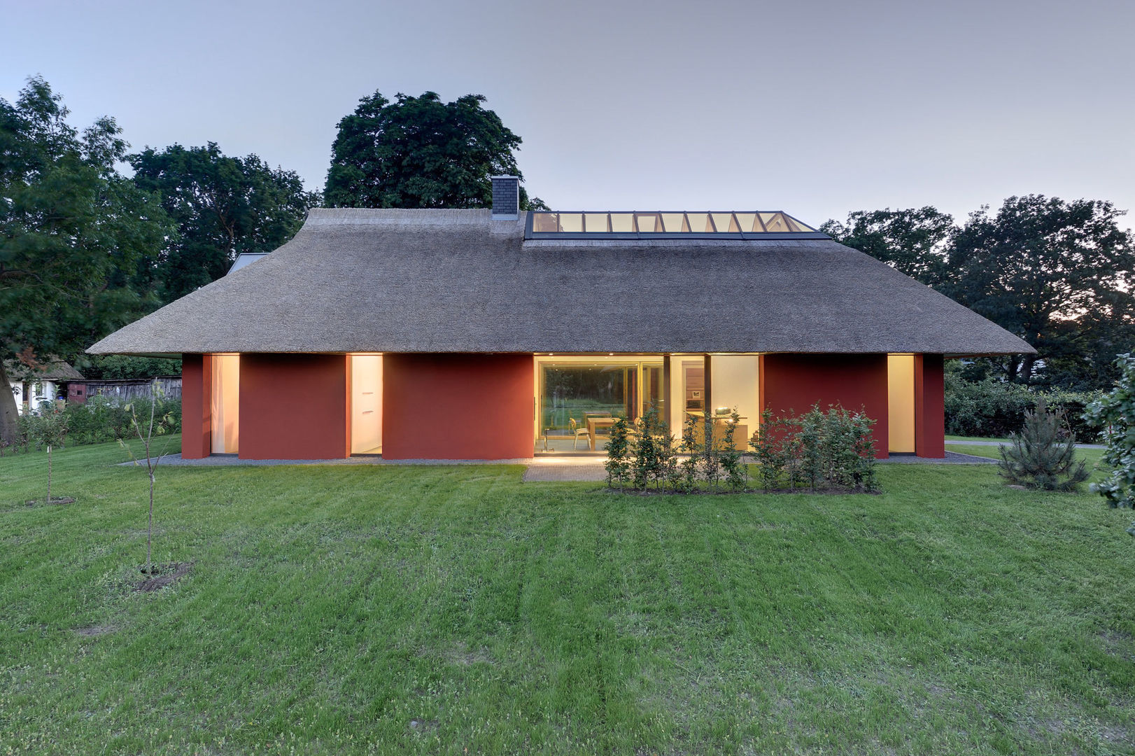 Hofhaus mit Kastanienbaum, Möhring Architekten Möhring Architekten Nhà