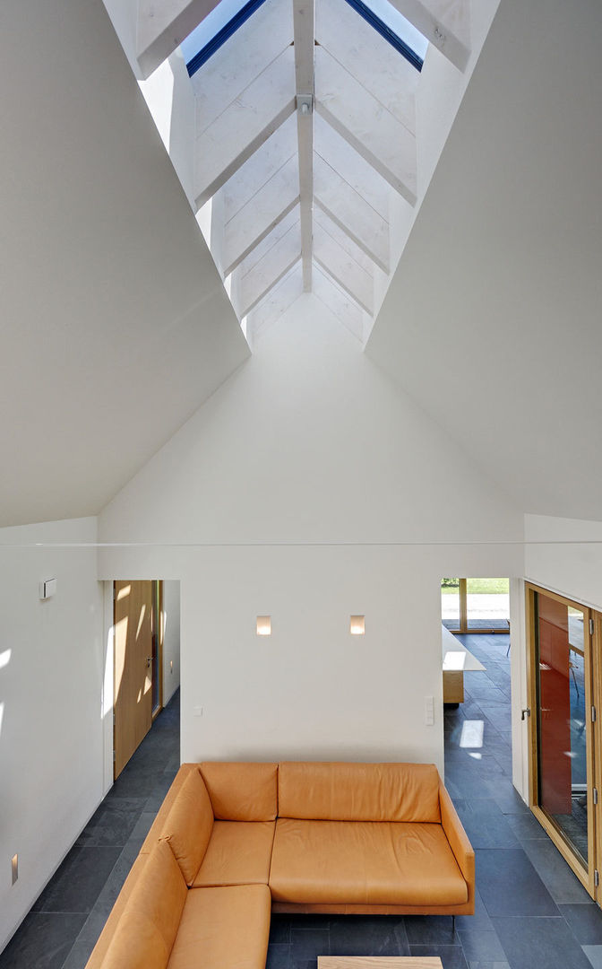 Hofhaus mit Kastanienbaum, Möhring Architekten Möhring Architekten Living room