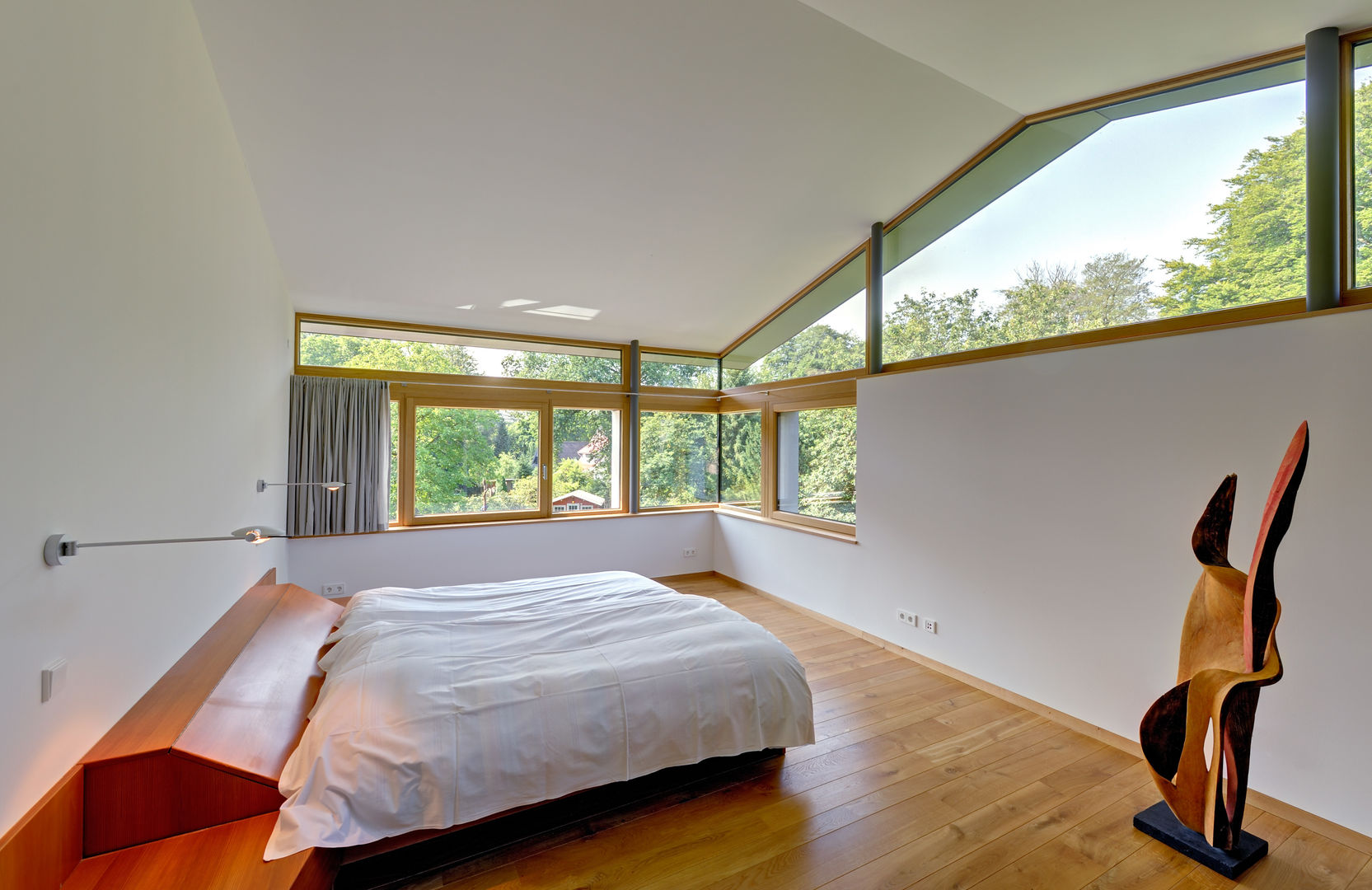 Einfamilienhaus mit schwebendem Dach und Veranda in Bremen, Möhring Architekten Möhring Architekten Moderne Schlafzimmer