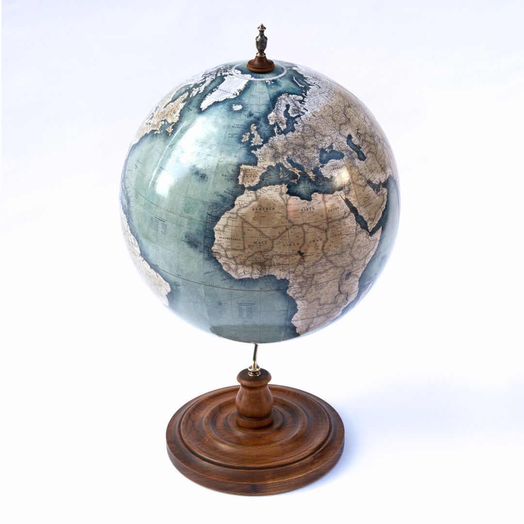 Bellerby & Co Livingstone Globe in Prussian Blue, Handcrafted in London Bellerby and Co Globemakers Nhà phong cách chiết trung Accessories & decoration