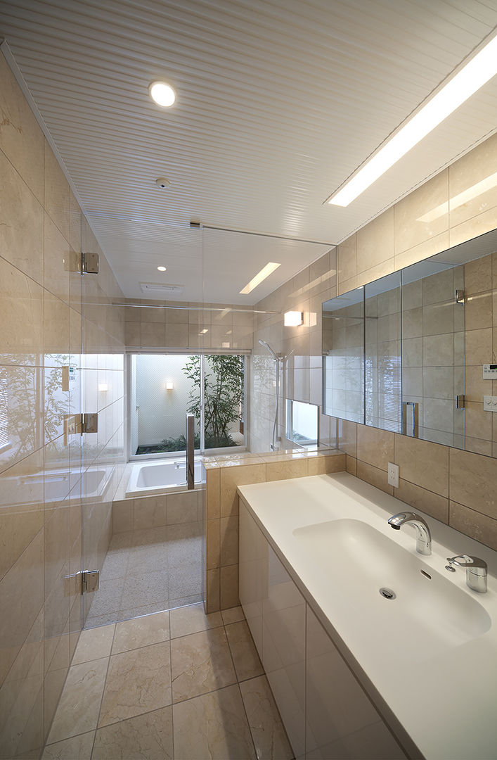 Lucent Court House, Atelier Square Atelier Square Bagno moderno