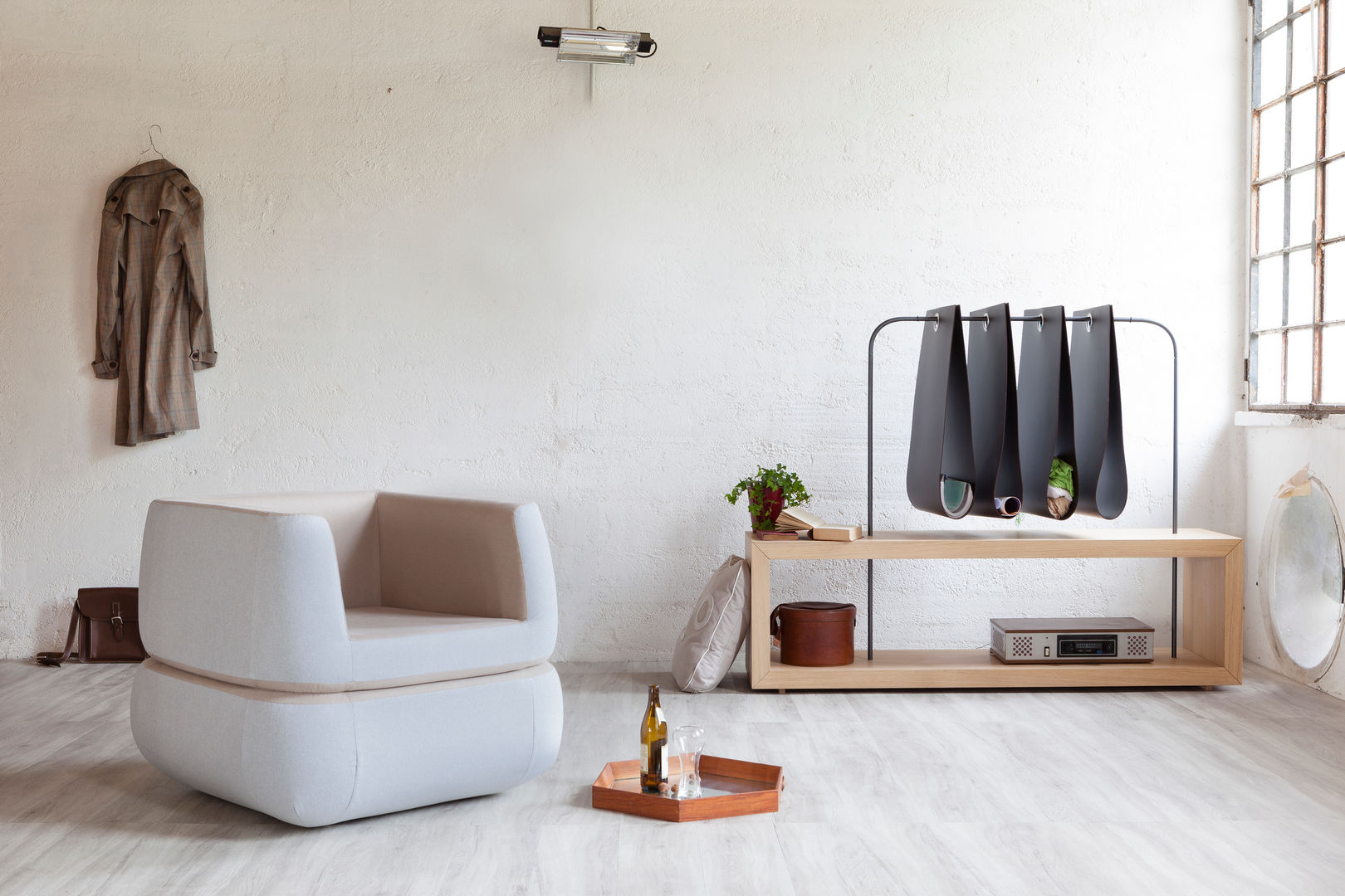 POLDA Armchair, GiuseppeGioiaDesigner GiuseppeGioiaDesigner Minimalist living room Sofas & armchairs